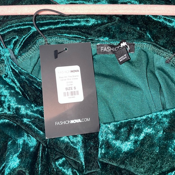 Fashion Nova velvet mini dress in hunter green - women’s size small - Picture 3 of 4